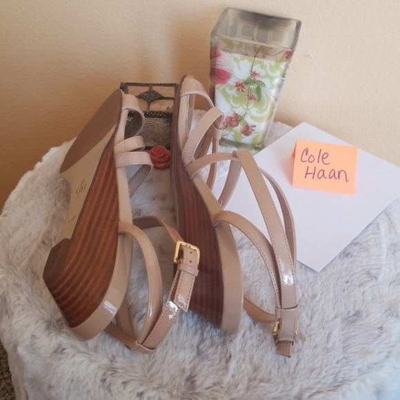 Cole Haan, Tan Sandles Heels, sz 8 1/2 B - Picture 6 of 7